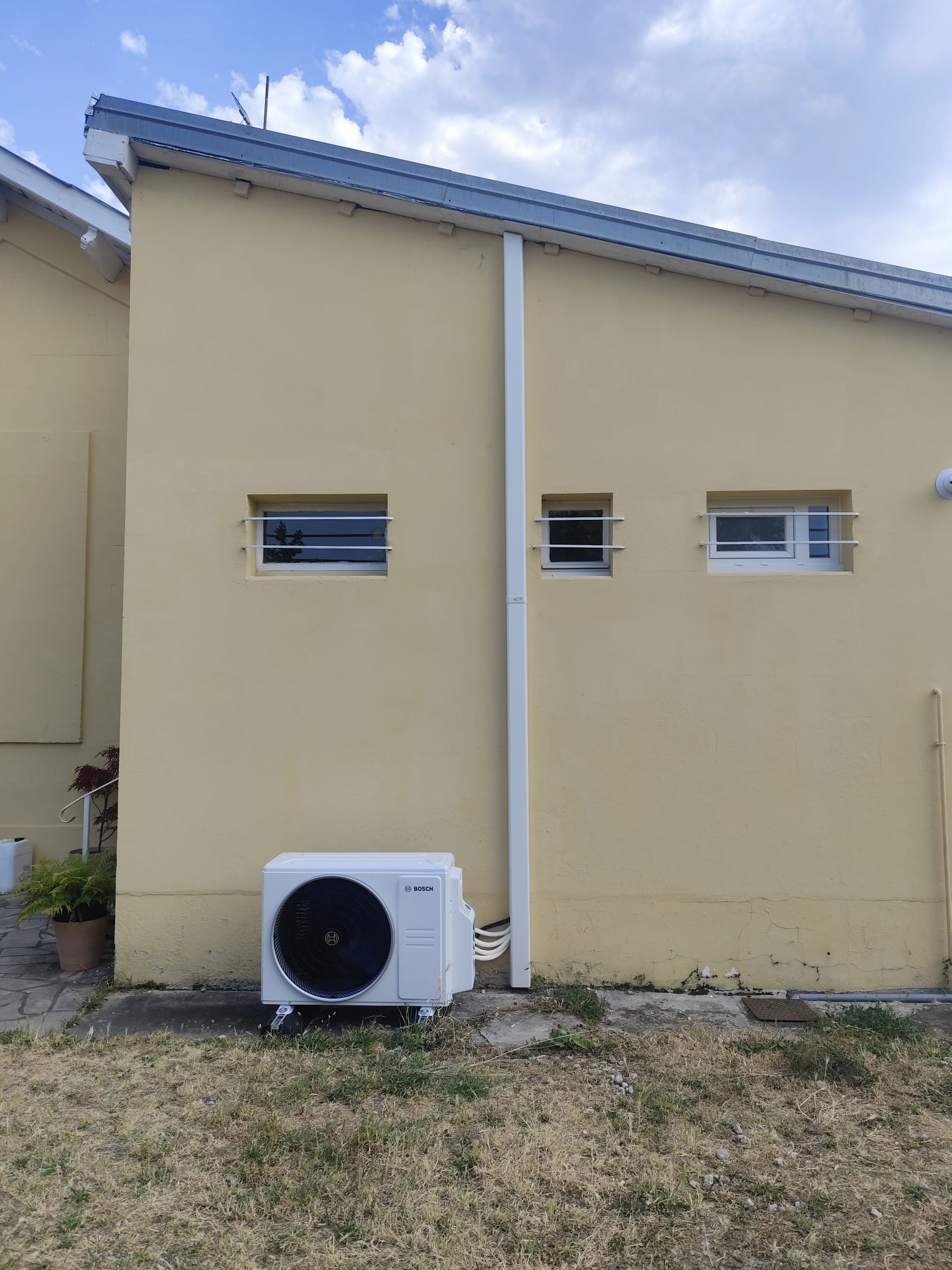 Installation complète PAC air-air Bosch par PIVERT en Gironde